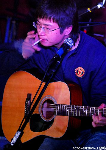 李志告别成都专场刷新小酒馆票房纪录(组图)