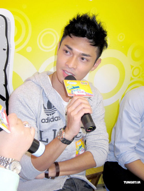 关楚耀邓健泓向考生分享经验