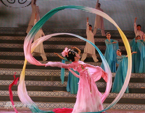 图文:李玉刚常州演唱会-长袖善舞