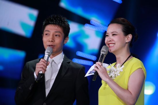 撒贝宁曾宝仪搭档主持