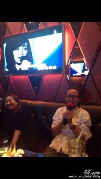 杨幂“黑”周笔畅，素颜私照撞脸腾格尔