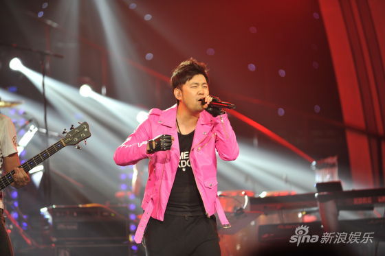 辽宁卫视《梦想音乐节》乐队主唱酷似周杰伦