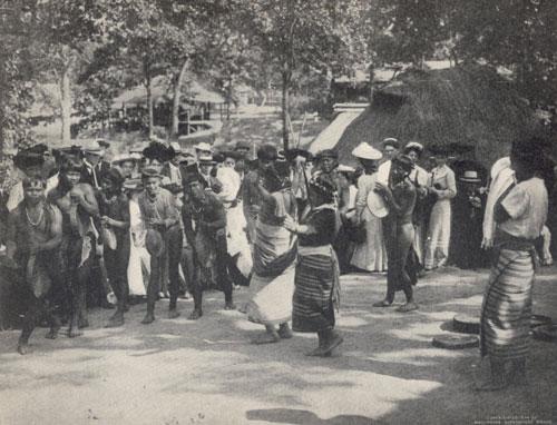 热狗与冰淇淋蛋筒的故事