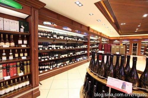 新浪旅游配图：迪拜国际机场 摄影：郗志国