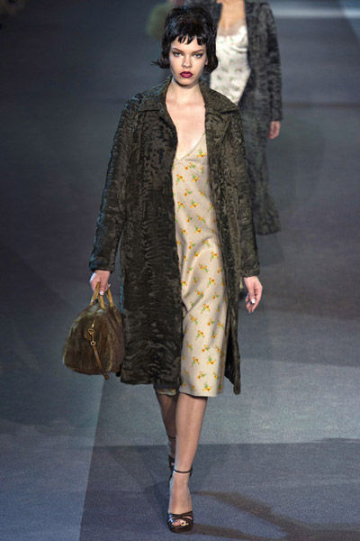 2Louis Vuitton(LV)2013秋冬碎花吊带裙