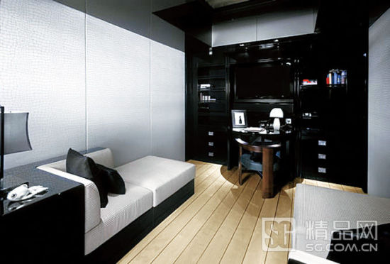 Armani的豪华游艇内部