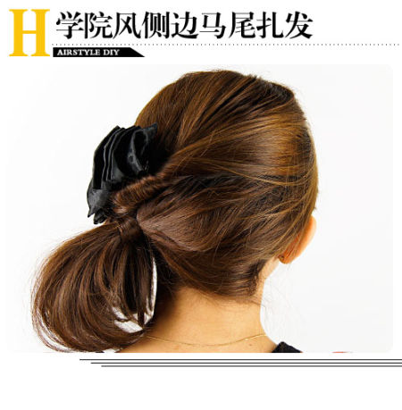 学院风侧边马尾扎发