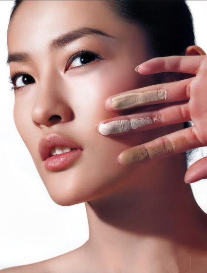 一“亮”底妆——光泽湿感