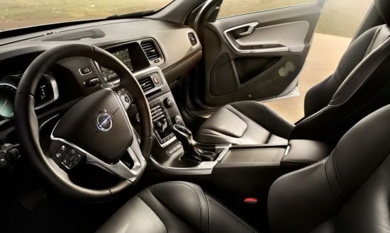 　　沃尔沃清洁驾驶舱 Clean Cabin 技术严格控制内饰挥发物，避免接触性过敏源和气味检测，所有皮革均采用无铬鞣制处理以防止过敏的可能