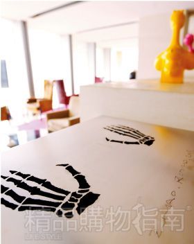 瑞居酒店的艺术品多以当代艺术为主。