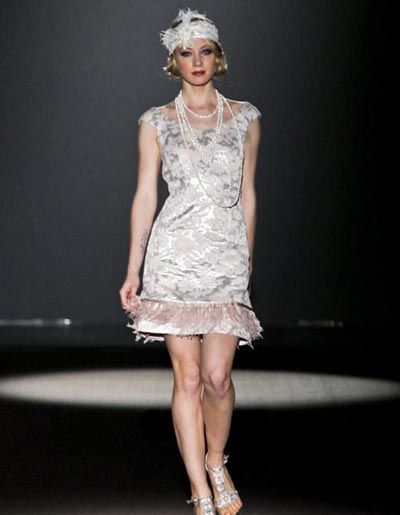 蕾丝面料搭配钻石更出彩