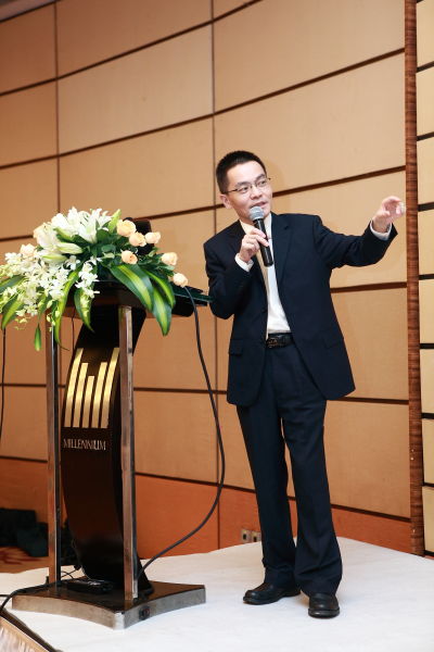 上海市皮肤病医院王学民副院长发表了与花王共同研究的关于婴幼儿肌肤生理状态的特别演讲