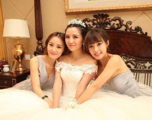 超女Reborn为好姐妹担任伴娘