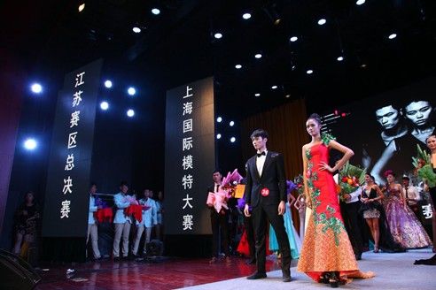 “女王气场”的19号女模冯晨和“邻家男孩”36号男模张弛