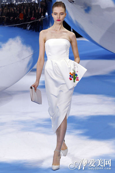Christian Dior(迪奥)2013秋冬 白色抹胸裙