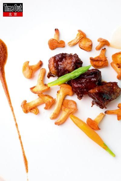 鸡油菌配慢煮牛腹肉