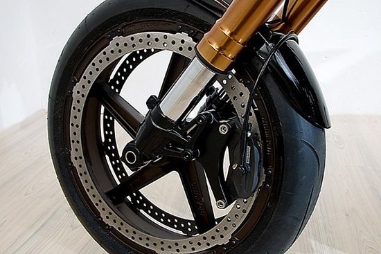 刹车碟片的设计极为独特