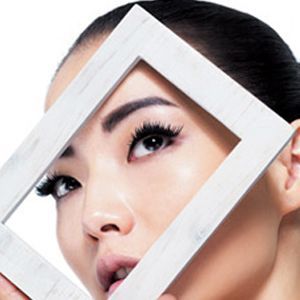 立体眼影与睫毛