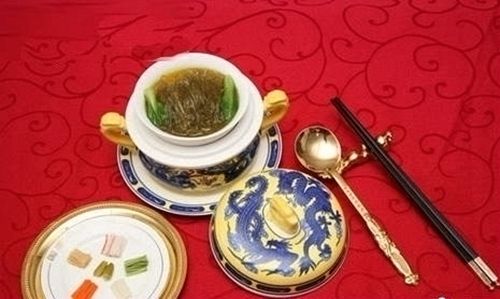 红花鱼翅捞饭(鲍翅、藏红花、顶汤)