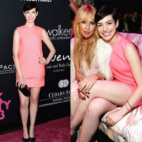 安妮·海瑟薇：粉色连衣裙+黑色手包+水钻高跟鞋