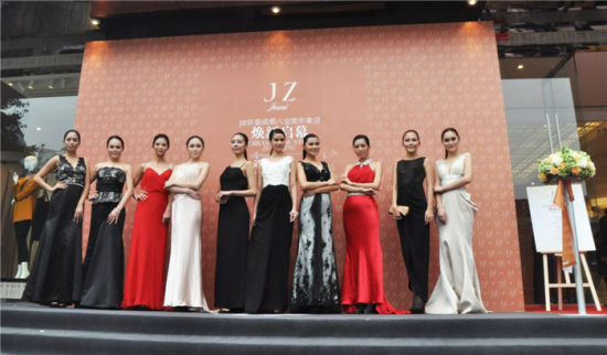 JZ玖姿成都八宝街形象店盛装启幕