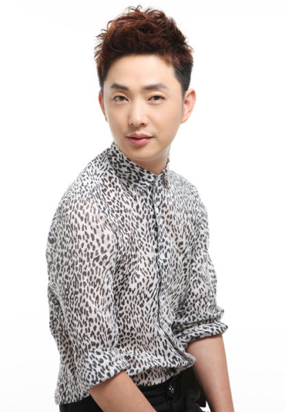 知名护肤彩妆专家阿治老师