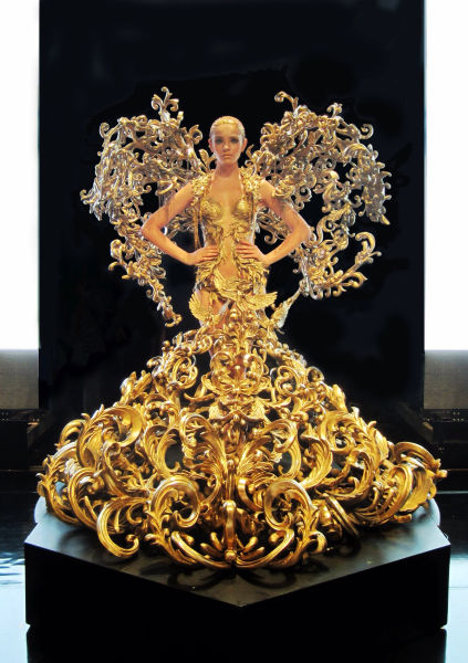 受到网友热议的“黄金战衣”