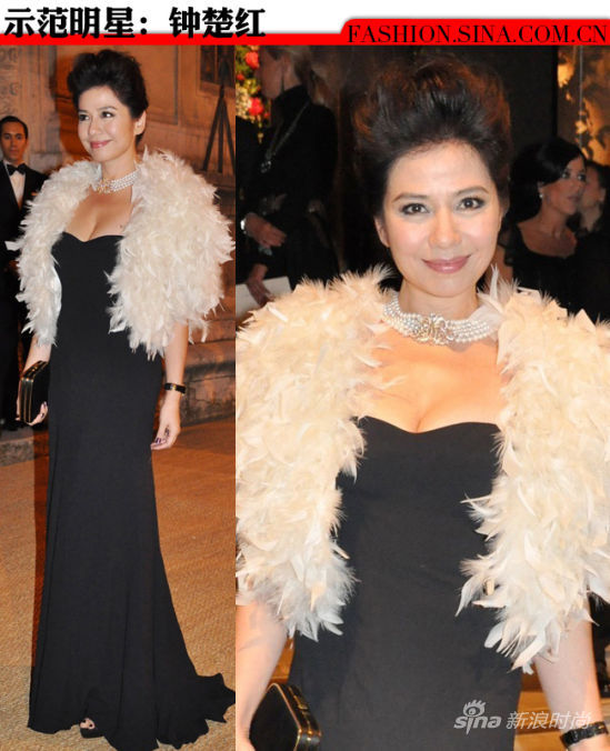 女神始祖钟楚红宝刀不老 低胸优雅气场强大