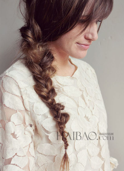 邻家女孩蓬松麻花辫