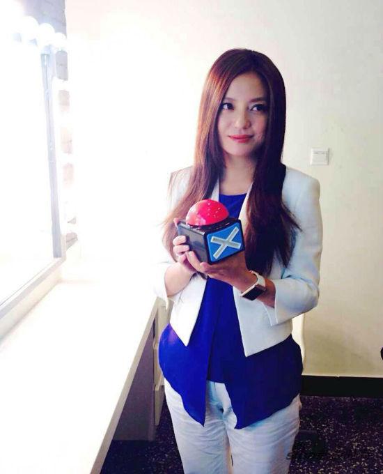 白色西装小外套