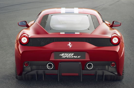 法拉利 458 Speciale 的车身尾部