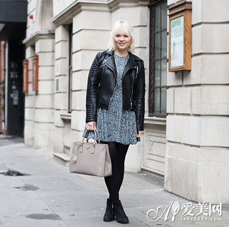 碎花连衣裙+黑色小皮外套