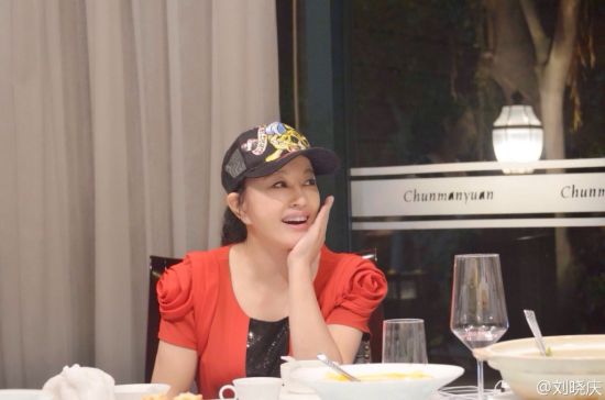 刘晓庆微博晒素颜