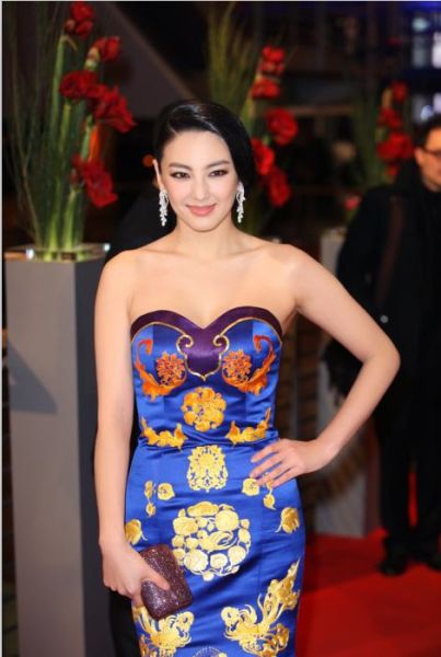 62届柏林电影节，张雨绮佩戴通灵珠宝高端定制STARLET(红毯)系列亮相红毯