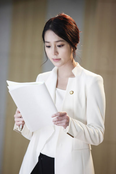 　　女主角：李敏贞