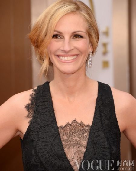 Julia Roberts佩戴宝格丽珠宝