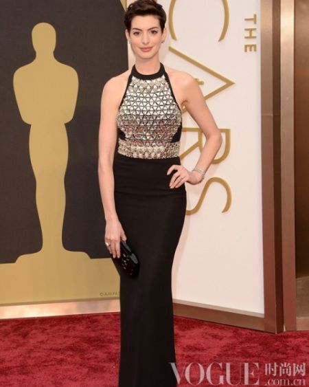 Anne Hathaway佩戴Neil Lane珠宝