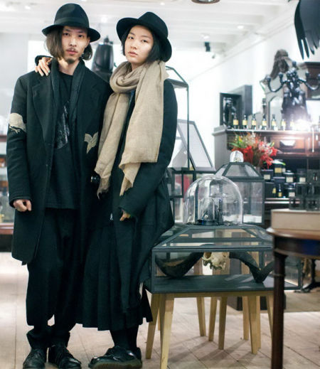 除了经营 Taste-Shop，先生 Yutaka 还是 Silent Voice 的设计师，Viko 则在 Hairy-Egg Studio 担任摄影师。