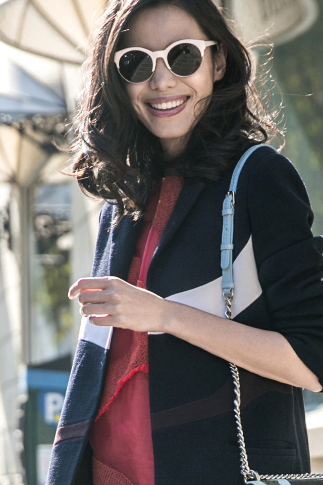 街拍时刻:景甜&linda 浪漫巴黎展别样优雅