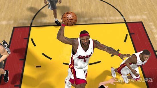 詹姆斯在《NBA2K OL》中的形象