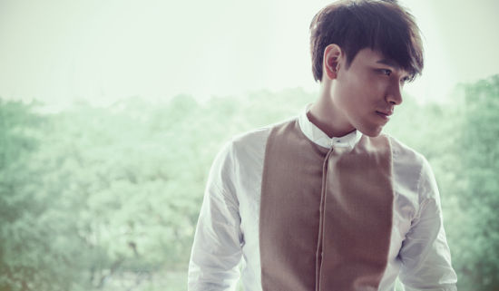 “催泪歌神”杨宗纬