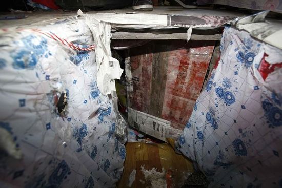 打工仔挖地窖囚禁强奸18岁女孩