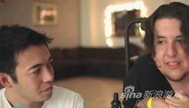 用脸滚手柄玩转《街霸4》的Broly