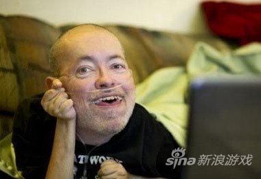 机智通过网页游戏聊天报火警的Robert Chambers