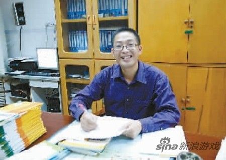 　跟学生一起玩电脑游戏，一起讨论过关秘笈，这样的老师，你见过没？