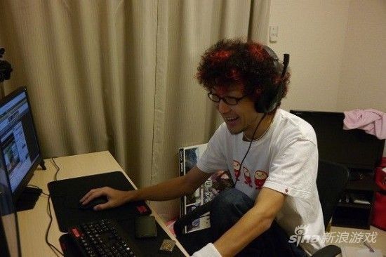 日本玩家直播玩游戏