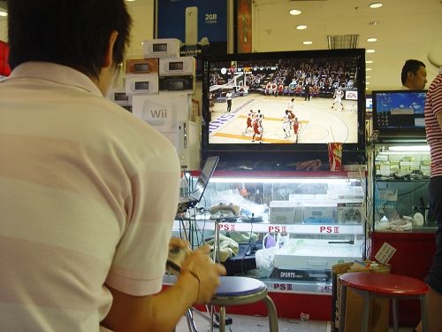 你还会去玩主机游戏吗？