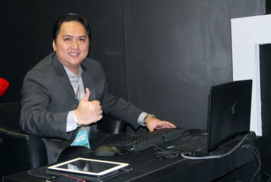 Wargaming 亚太区总经理 Jasper Nicolas 亲自示范游戏