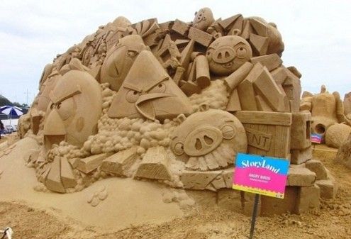 《愤怒的小鸟》巨型沙雕