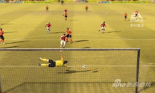 当年的《FIFA Online 2》的游戏画面如今看来确实显得有些简陋了